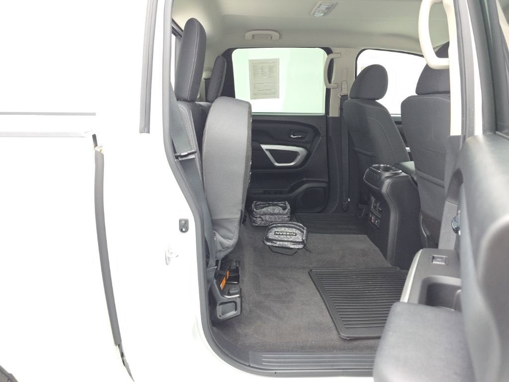 2021 Nissan TITAN Crew Cab SV 4x4