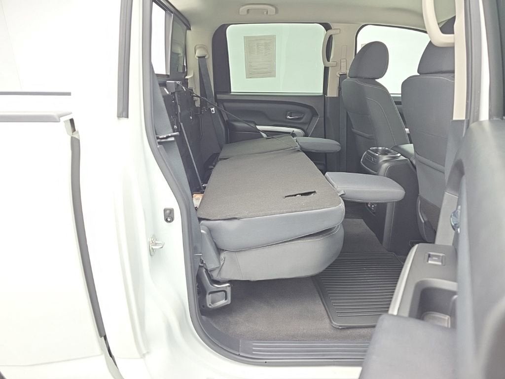 2021 Nissan TITAN Crew Cab SV 4x4