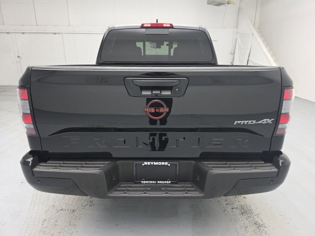 2023 Nissan Frontier Crew Cab PRO-4X 4x4
