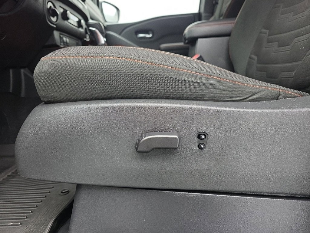 2023 Nissan Frontier Crew Cab PRO-4X 4x4