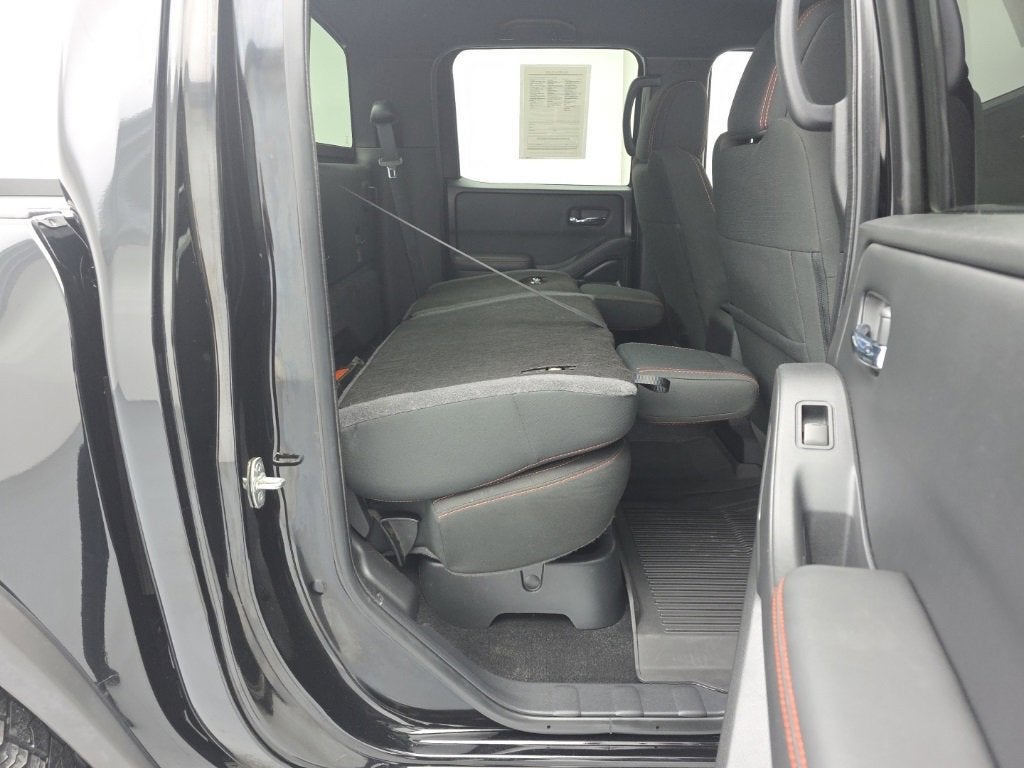 2023 Nissan Frontier Crew Cab PRO-4X 4x4