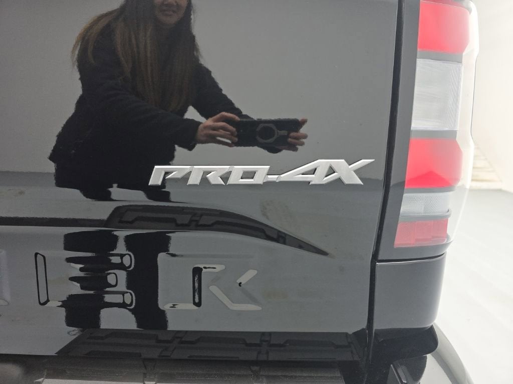 2023 Nissan Frontier Crew Cab PRO-4X 4x4