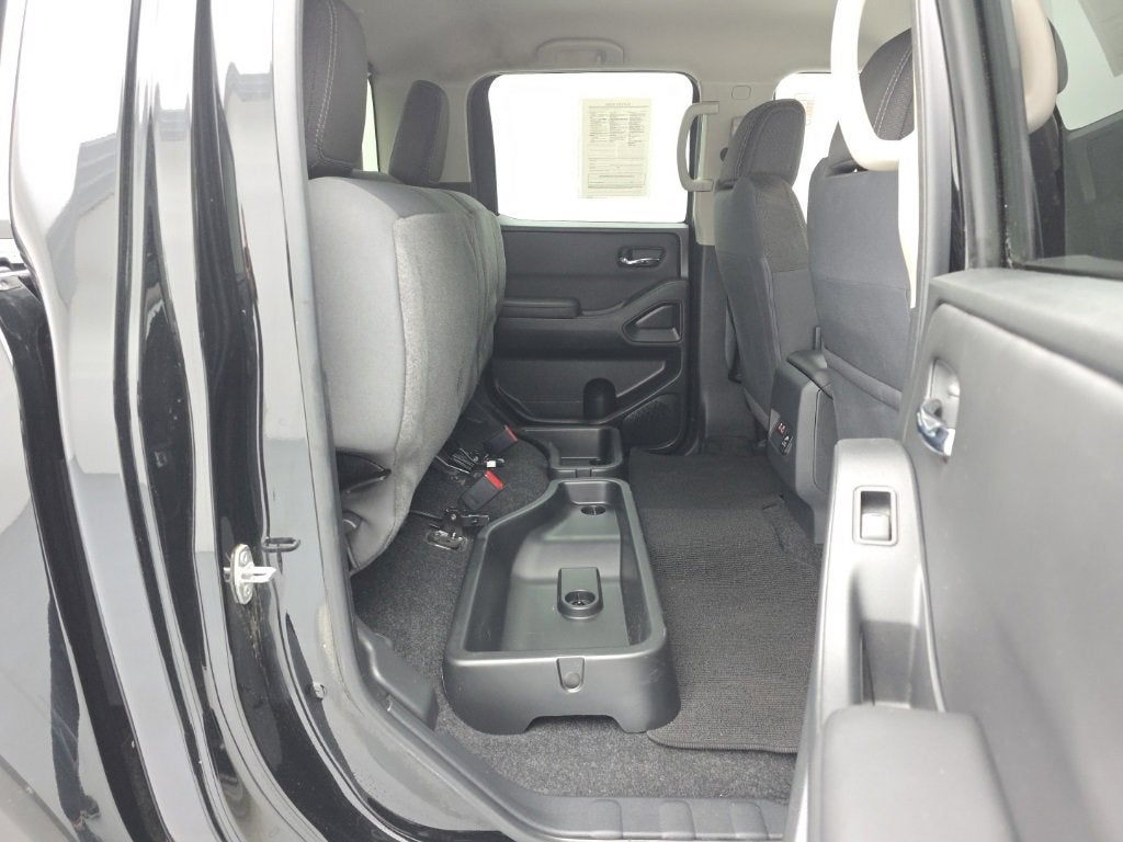 2024 Nissan Frontier Crew Cab SV 4x4