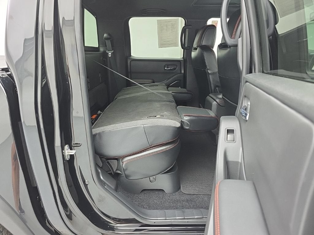2023 Nissan Frontier Crew Cab PRO-4X 4x4