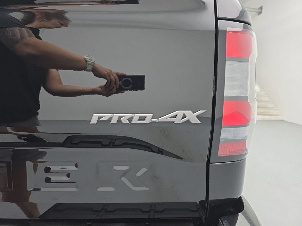 2023 Nissan Frontier Crew Cab PRO-4X 4x4