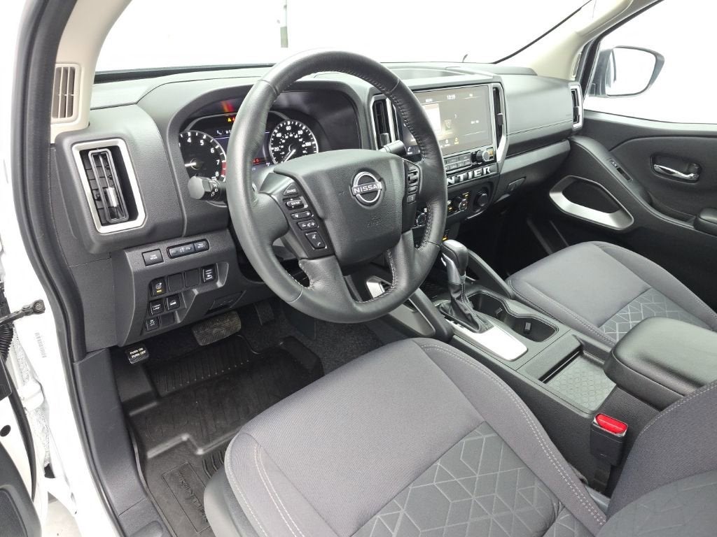 2025 Nissan Frontier Crew Cab SV 4x4