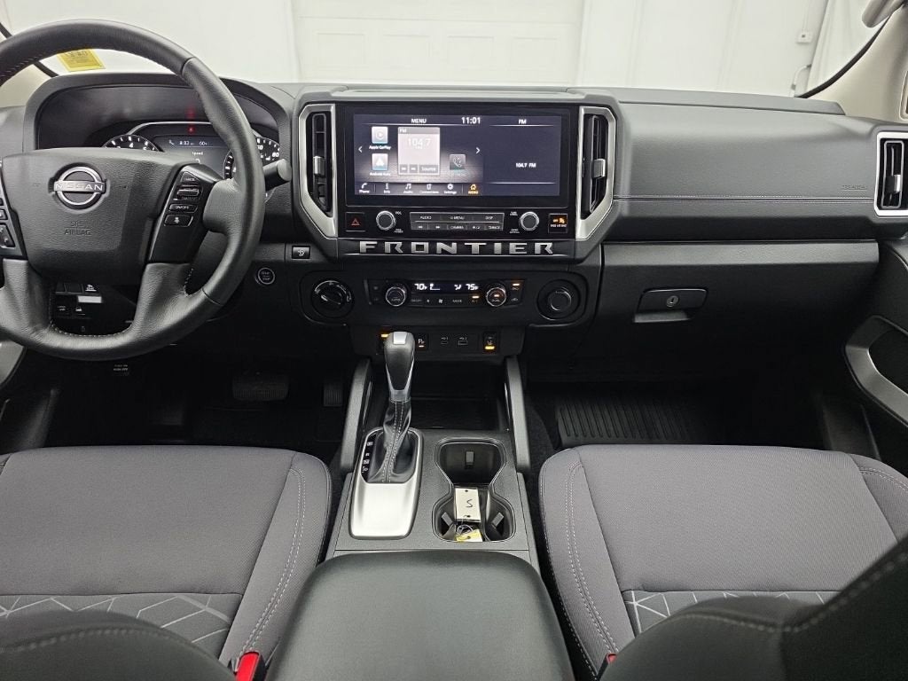 2025 Nissan Frontier Crew Cab SV 4x4