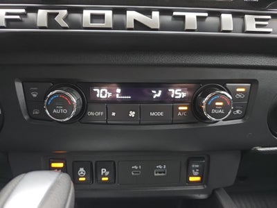 2025 Nissan Frontier Crew Cab SV 4x4