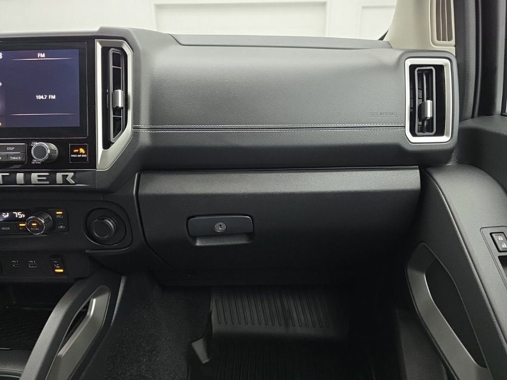 2025 Nissan Frontier Crew Cab SV 4x4