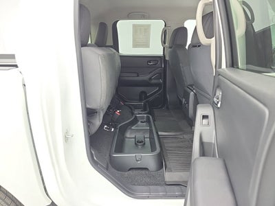2025 Nissan Frontier Crew Cab SV 4x4