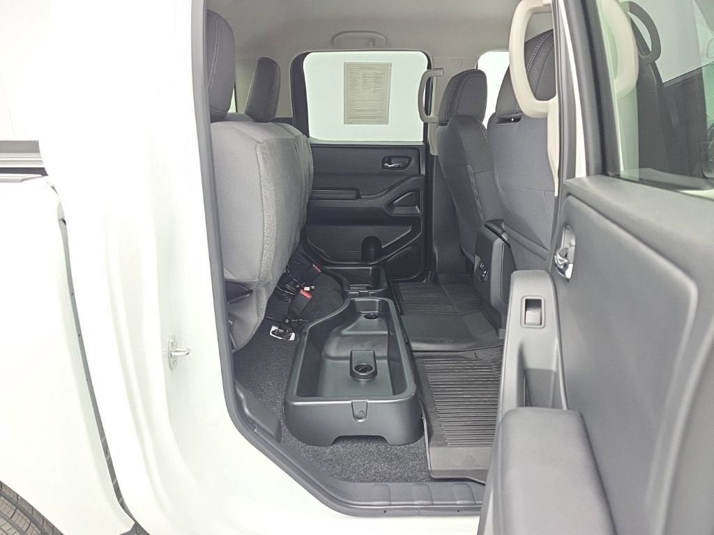 2025 Nissan Frontier Crew Cab SV 4x4