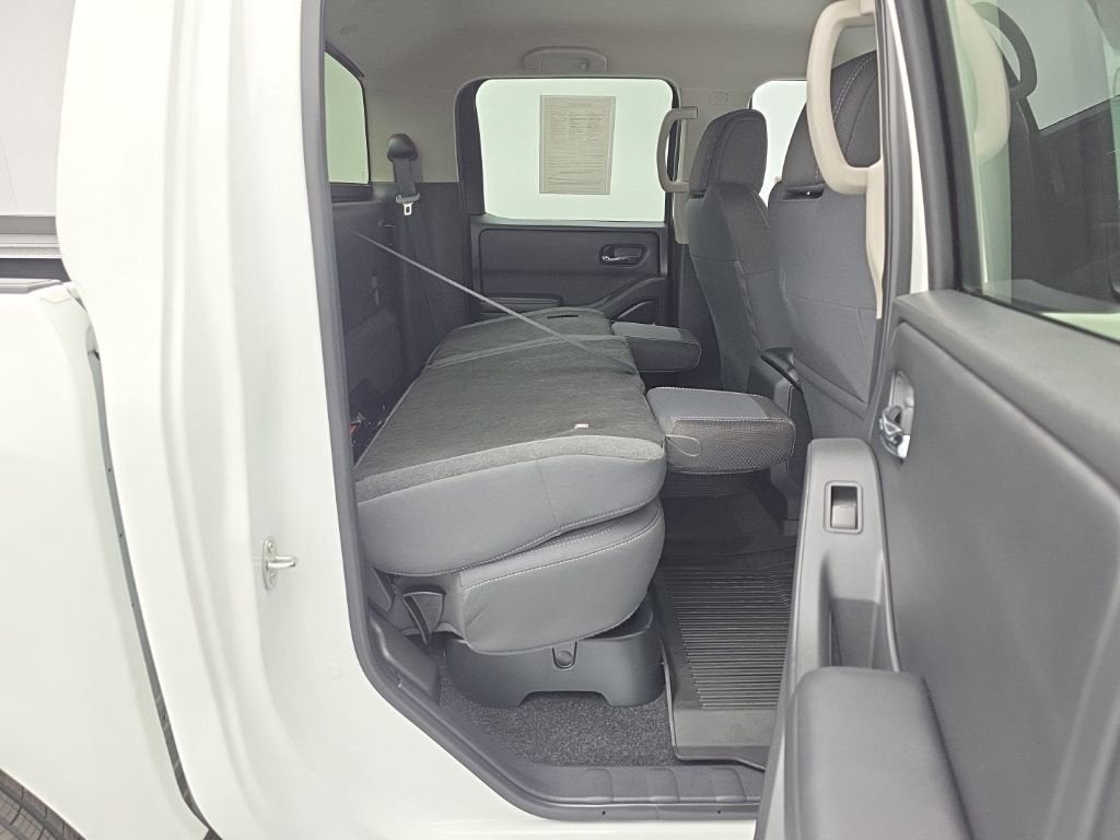 2025 Nissan Frontier Crew Cab SV 4x4