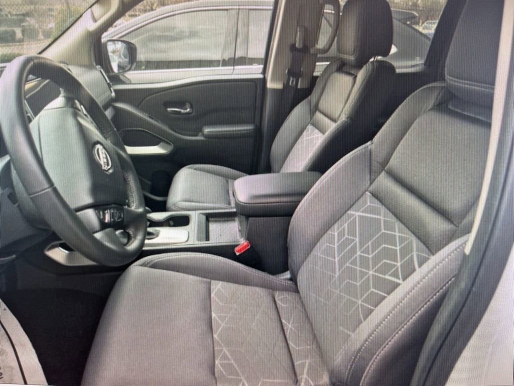 2025 Nissan Frontier Crew Cab SV 4x4