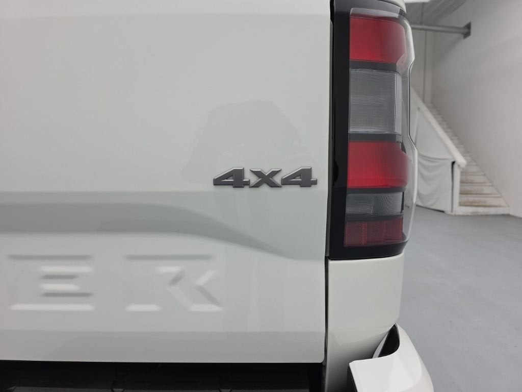 2025 Nissan Frontier Crew Cab SV 4x4