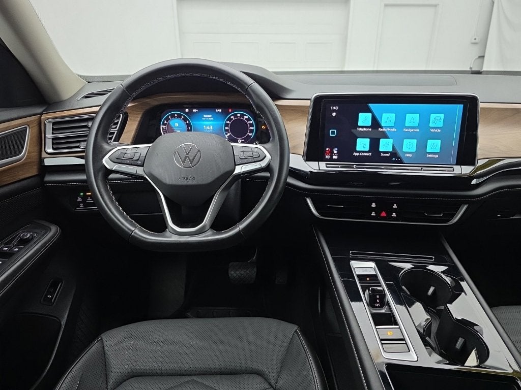 2024 Volkswagen Atlas 2.0T SE w/Technology