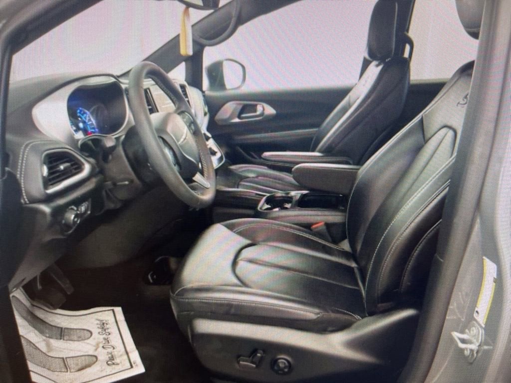 2023 Chrysler Pacifica Hybrid Touring L