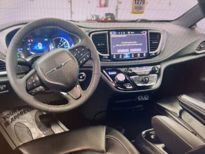 2023 Chrysler Pacifica Hybrid Touring L