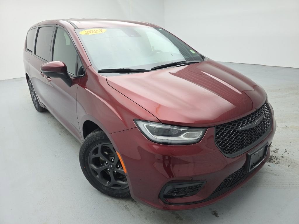 2023 Chrysler Pacifica Hybrid Touring L