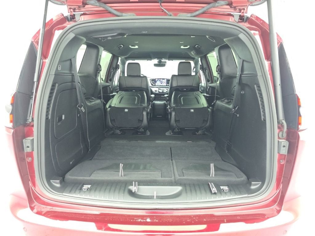 2023 Chrysler Pacifica Hybrid Touring L