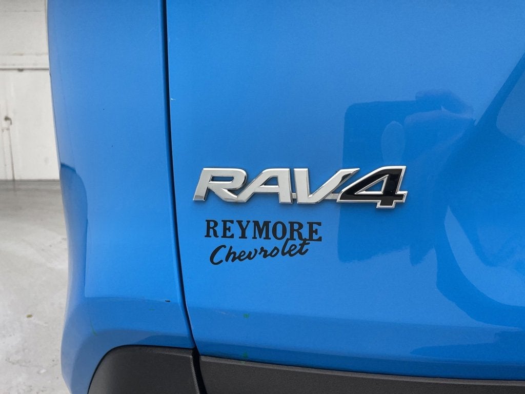2020 Toyota RAV4 Hybrid LE