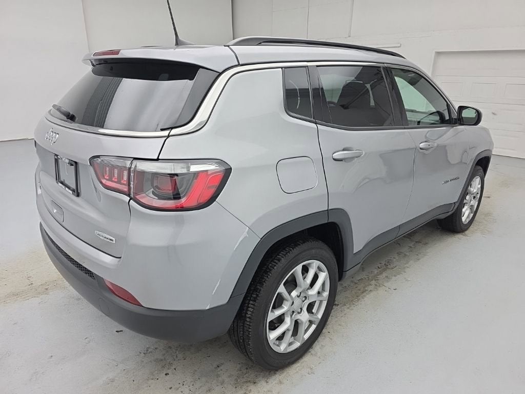 2023 Jeep Compass Latitude Lux FWD