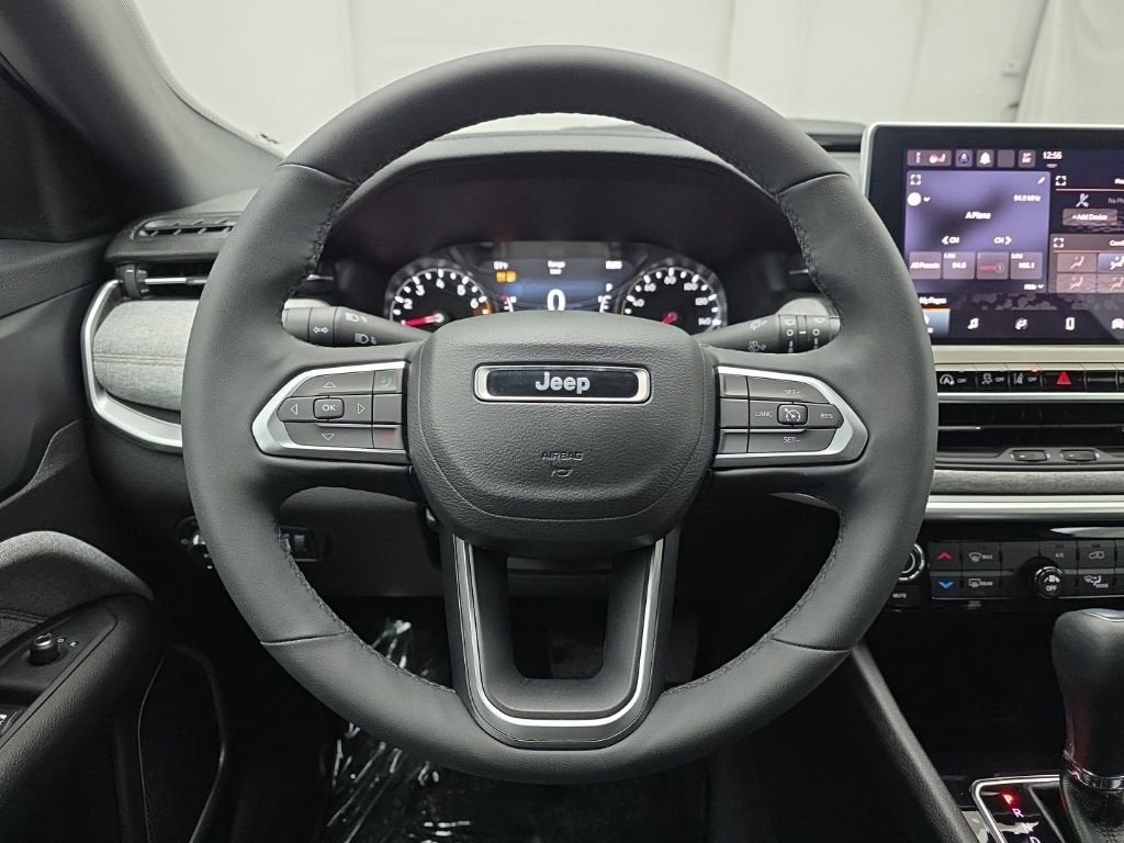 2023 Jeep Compass Latitude Lux FWD