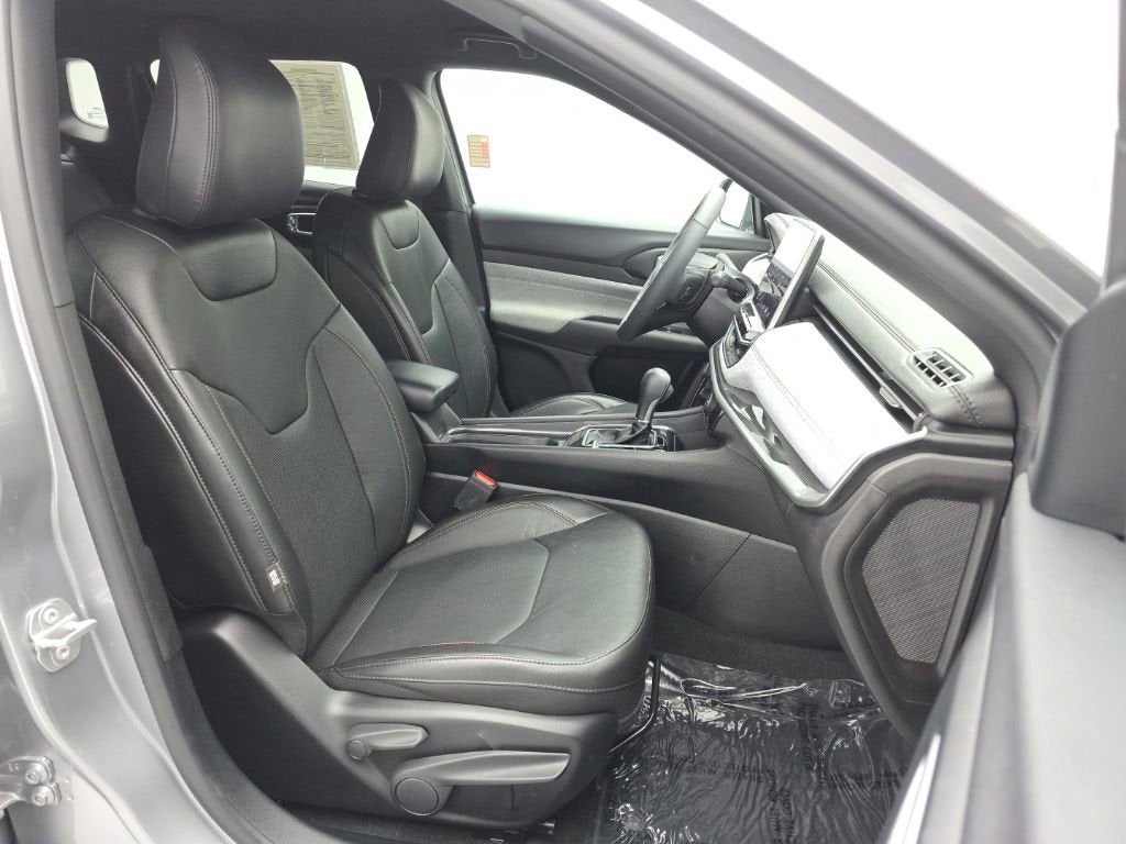 2023 Jeep Compass Latitude Lux FWD