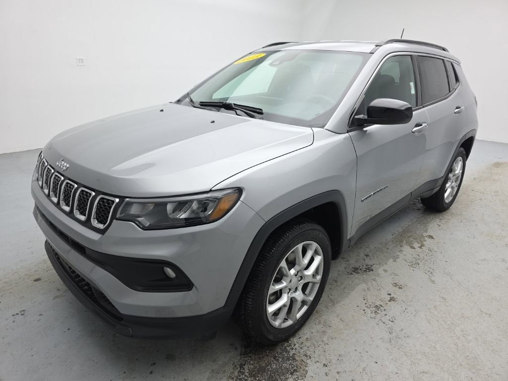 2023 Jeep Compass Latitude Lux FWD