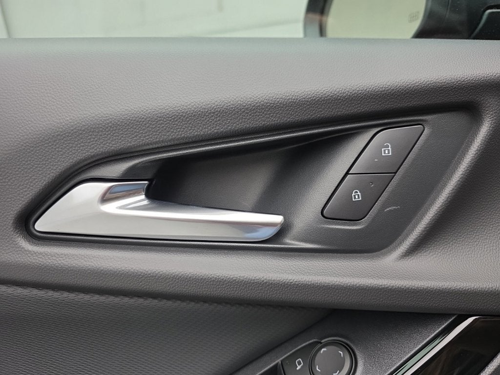 2027 Chevrolet Equinox LT - Photo 22