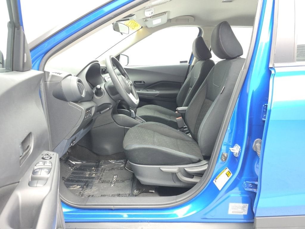 2022 Nissan Kicks S Xtronic CVT