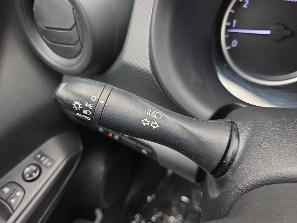 2022 Nissan Kicks S Xtronic CVT