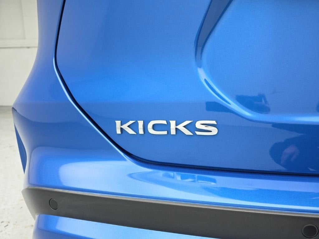 2022 Nissan Kicks S Xtronic CVT