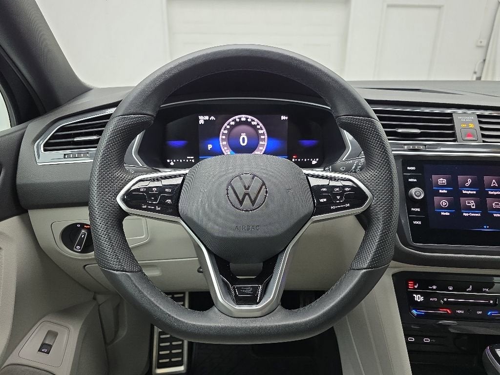 2024 Volkswagen Tiguan 2.0T SE R-Line Black