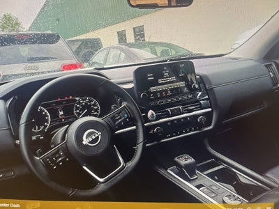 2024 Nissan Pathfinder SL 4WD