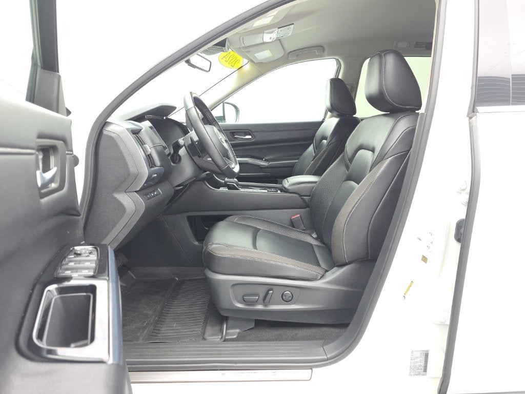 2024 Nissan Pathfinder SL 4WD