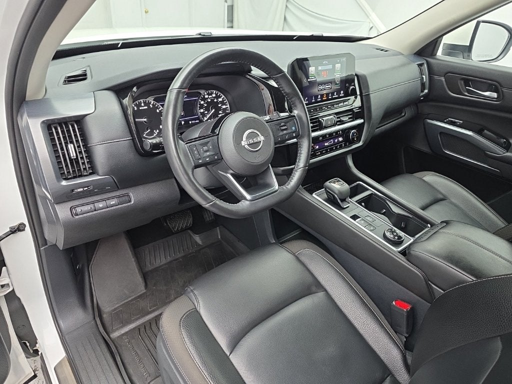 2024 Nissan Pathfinder SL 4WD