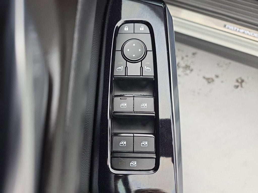 2024 Nissan Pathfinder SL 4WD