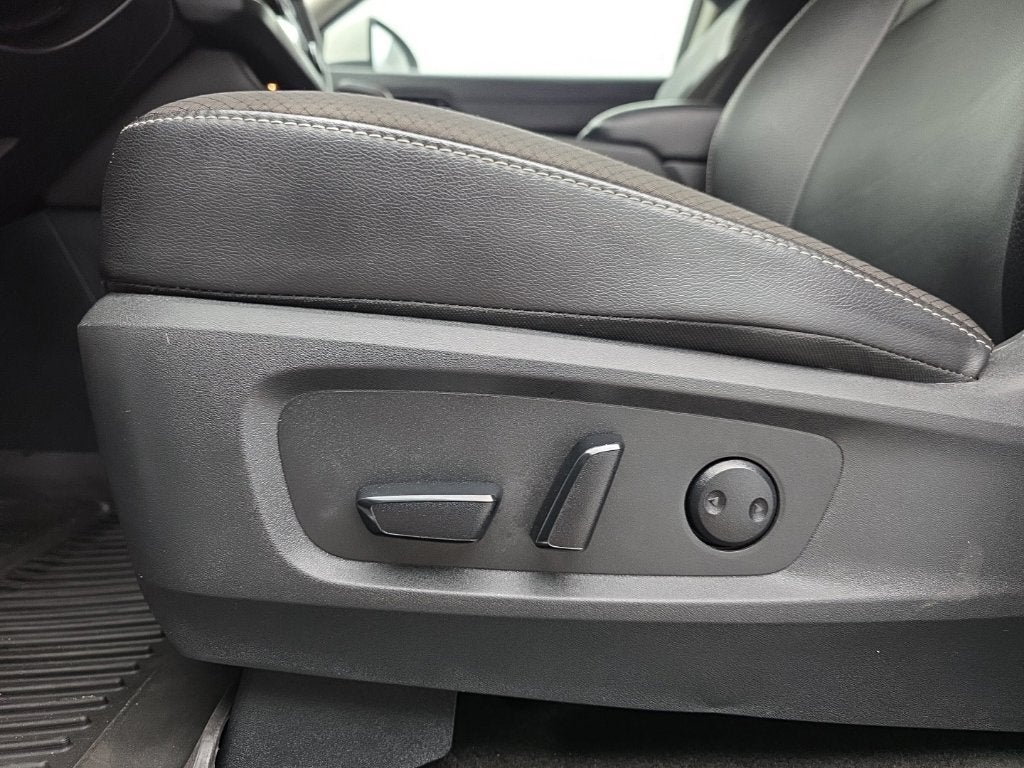 2024 Nissan Pathfinder SL 4WD