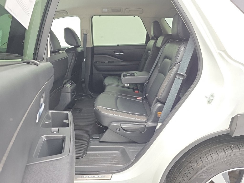 2024 Nissan Pathfinder SL 4WD