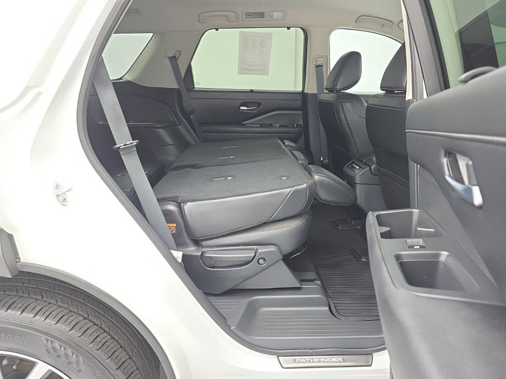 2024 Nissan Pathfinder SL 4WD