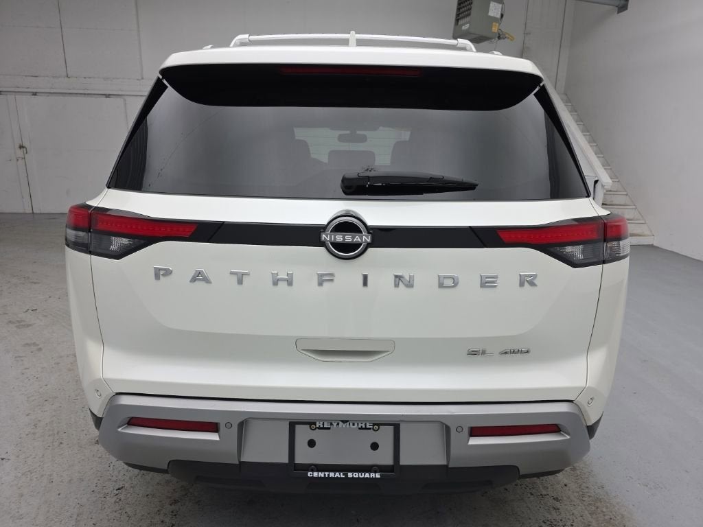 2022 Nissan Pathfinder SL 4WD