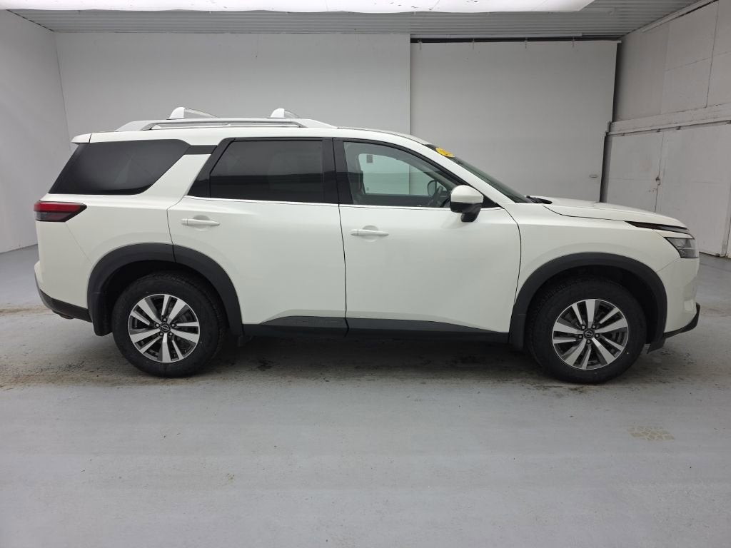 2022 Nissan Pathfinder SL 4WD