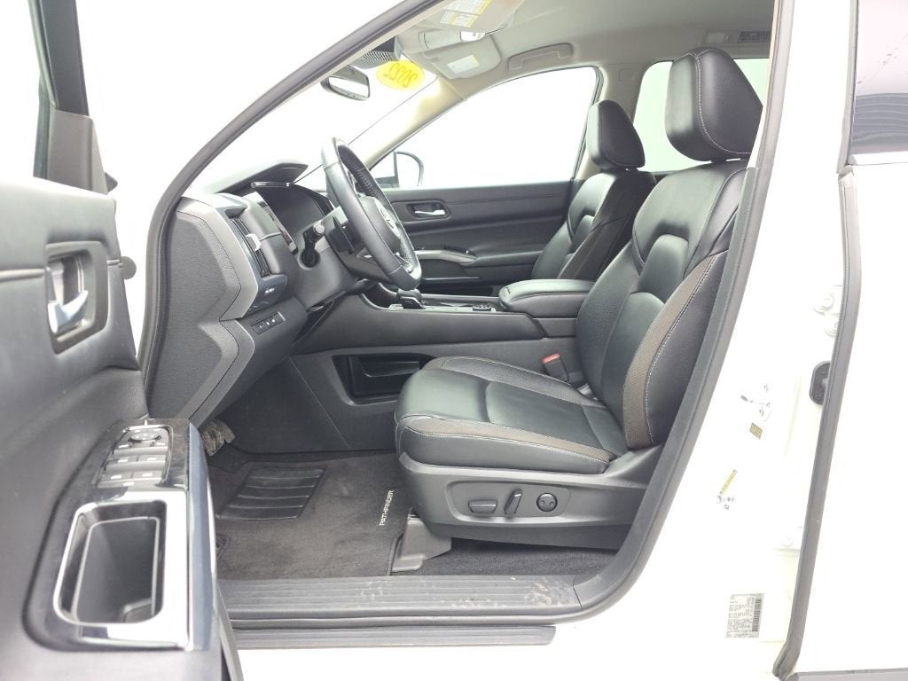 2022 Nissan Pathfinder SL 4WD