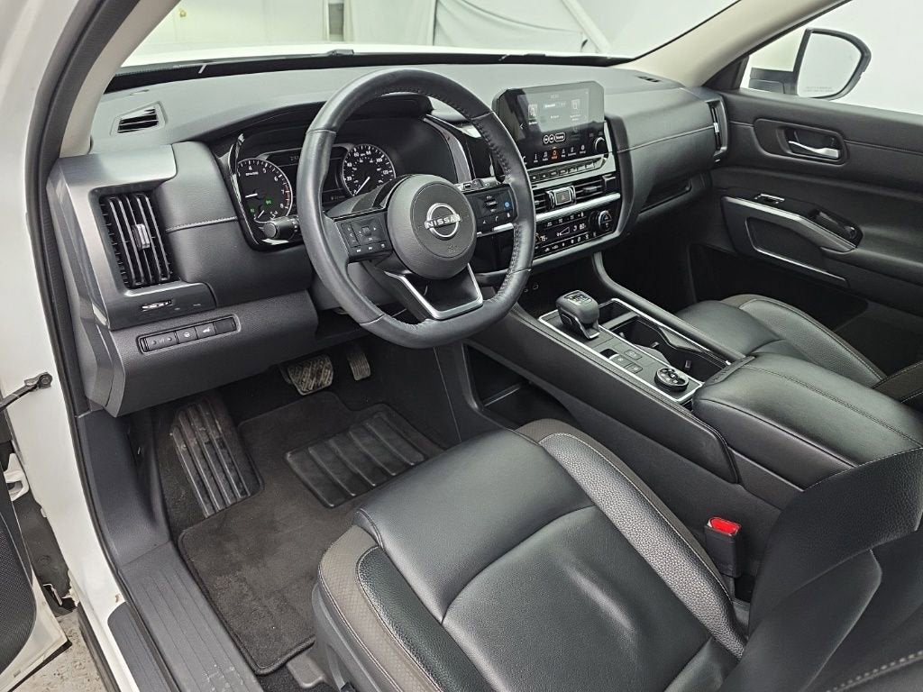 2022 Nissan Pathfinder SL 4WD