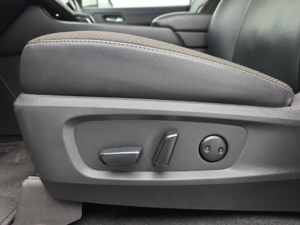 2022 Nissan Pathfinder SL 4WD