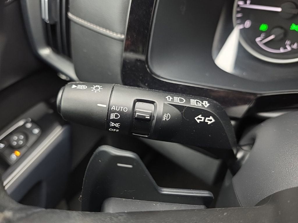 2022 Nissan Pathfinder SL 4WD