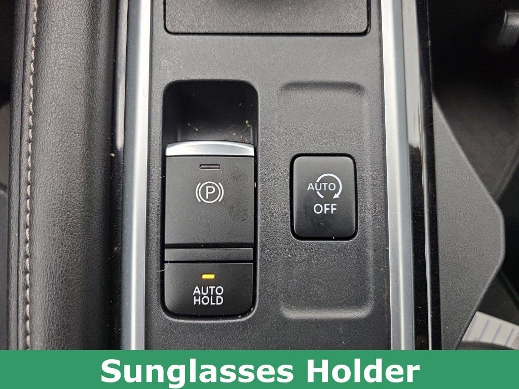 2022 Nissan Pathfinder SL 4WD