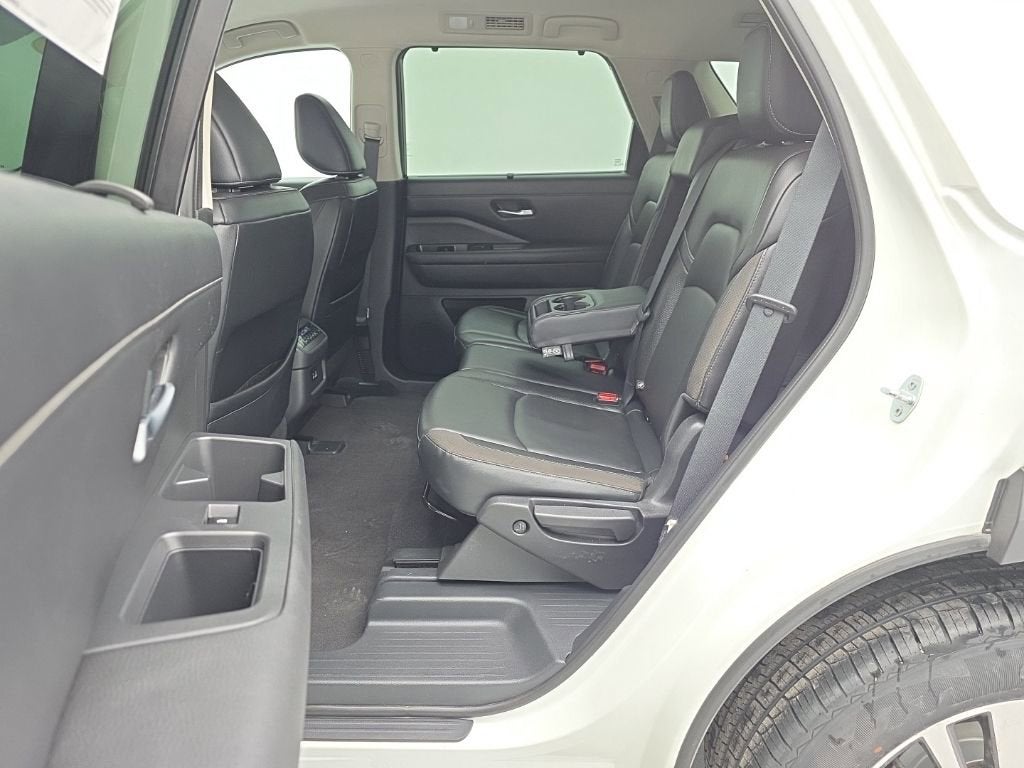 2022 Nissan Pathfinder SL 4WD