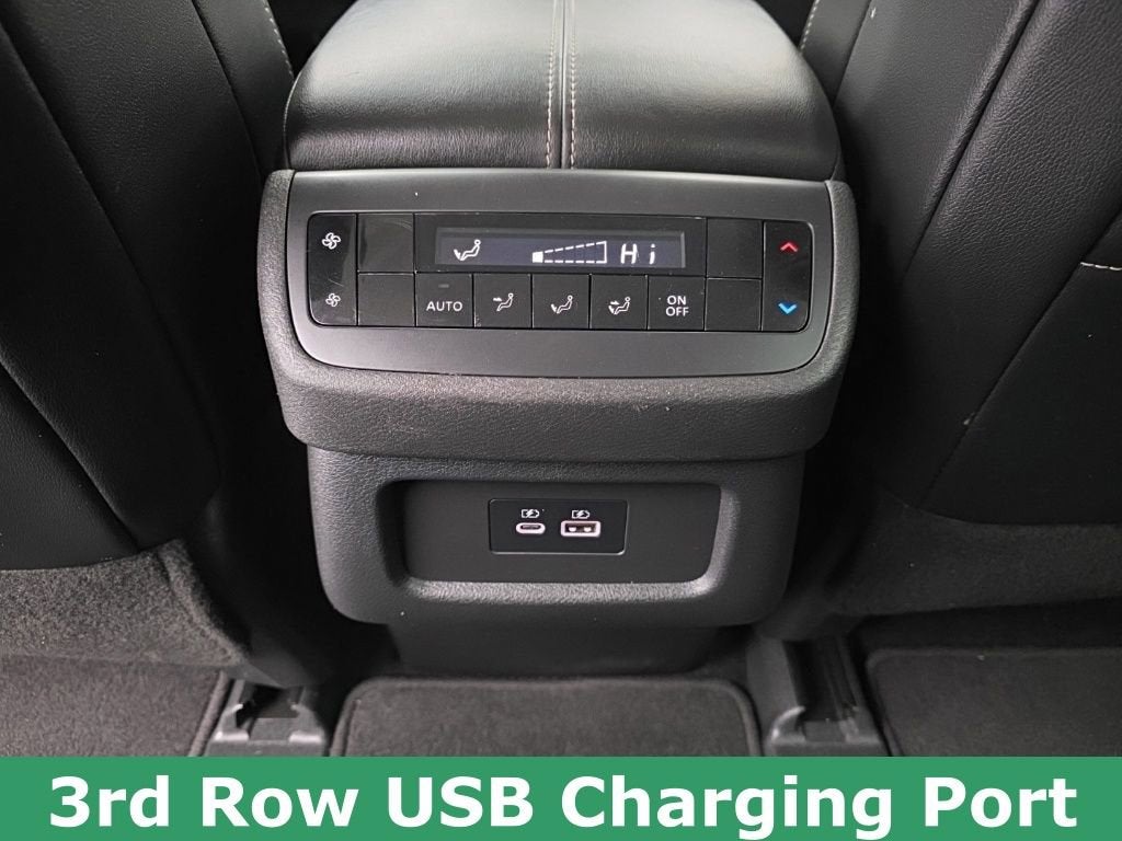 2022 Nissan Pathfinder SL 4WD