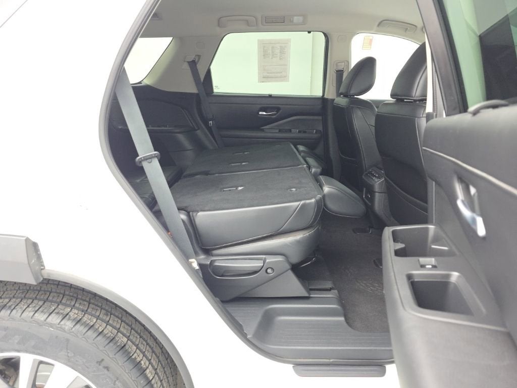 2022 Nissan Pathfinder SL 4WD